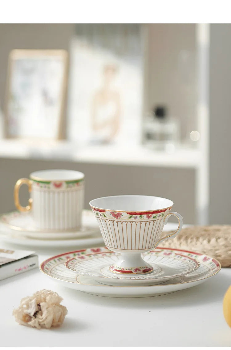 Tasse à Café Céramique Rayures Dorées Classiques