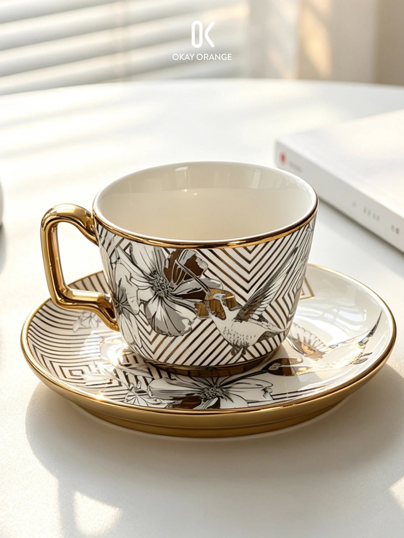 Tasse à Café Vintage Porcelaine Motif Fleurs et Oiseaux