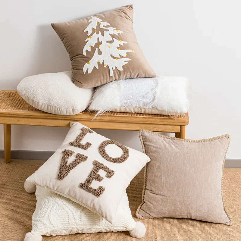 Housse de Coussin Nordique Noël Beige Blanc Brodée Lettres
