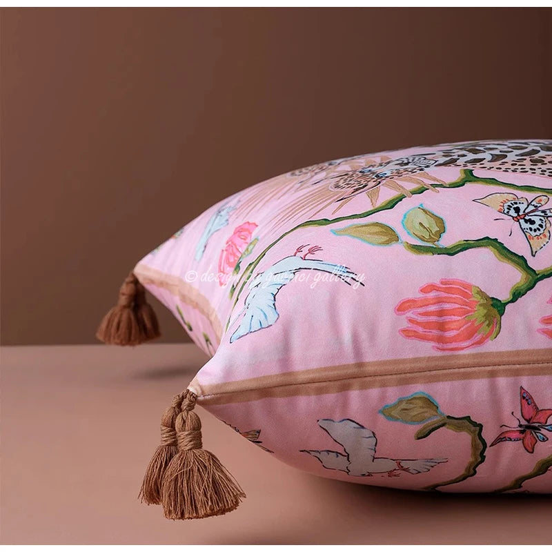 Housse de Coussin Velours Motif Léopard à Pompons