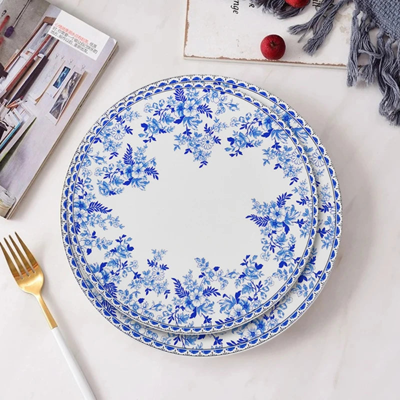 Assiette en Porcelaine Bleu et Blanc Motif Floral Classique